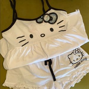 Hello Kitty sleepwear set